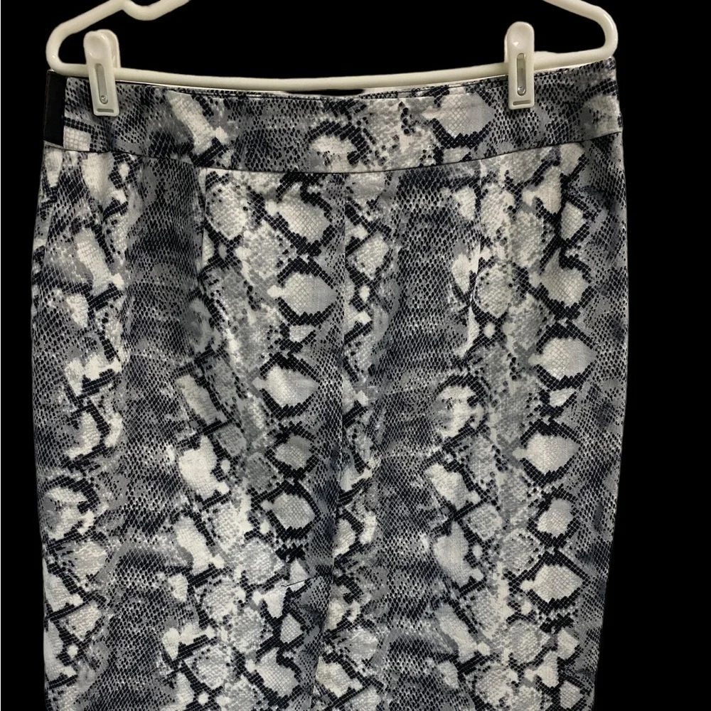 NEW York and company skirt size 10‎